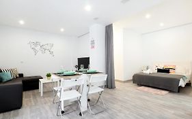 Acogedor Loft En Bajo Centrico Con Parking Wifi